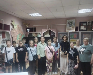 Ребята из 4-го отряда -"Звёздочки" лагеря «Краски детства» МБОУ Сосновской СОШ №2 им. И. Ю. Уланова посетил наш музей.