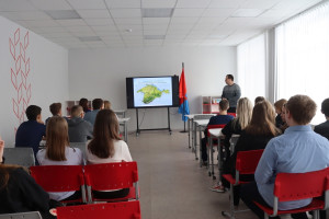 Директор музея провёл в Сосновской СОШ №1 урок по теме "Крым и Севастополь: 10 лет в родной гавани".